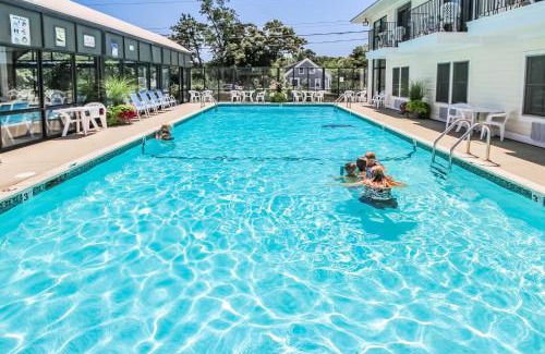West Yarmouth Hotel | Discover Holly Tree Resort: Family-Friendly Getaway!