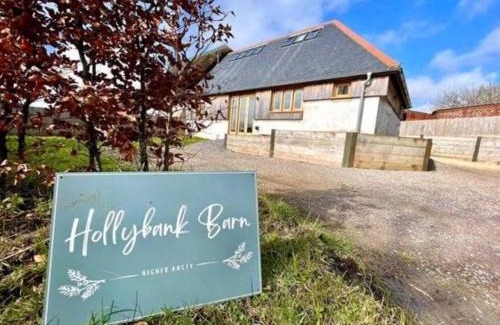Ansty House | Family-Friendly Retreat at Hollybank Barn for Your Getaway