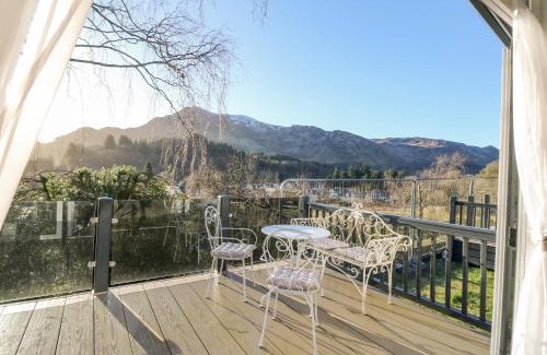 St Fillans House | Discover Hollybirch: Pet-Friendly & Rated 9.8 by Guests