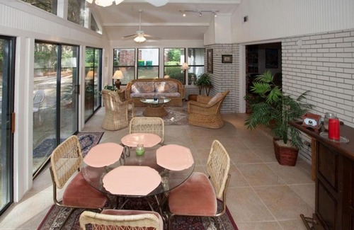 Jekyll Island House | Experience HOLLYBOURNE II: A Perfect Poolside Retreat