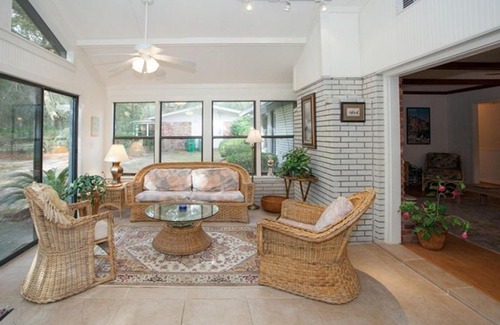 Jekyll Island House | Experience HOLLYBOURNE II: A Perfect Poolside Retreat