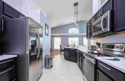 Davenport Villa | Pet-Friendly Villa with Private Pool on Hampton Lakes