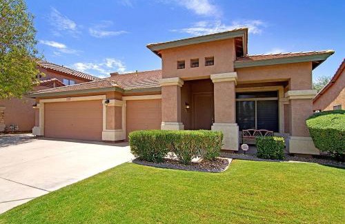 Ocotillo House | Discover HOLLYHOCK: Pet-Friendly 4BR with Heated Pool