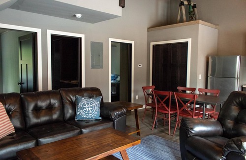 Battle Lake House | Top-Rated Hollys Resort: Pet-Friendly with Pool & Breakfast