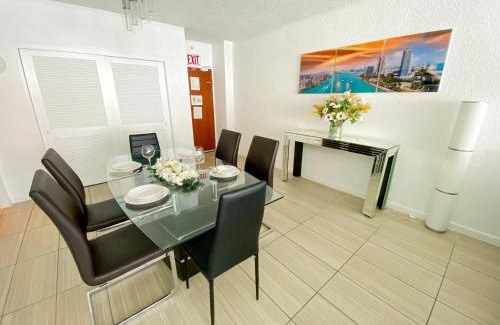 Hollywood South Central Beach Apartment | Unforgettable Beach Condo with Ocean View & Pool Access