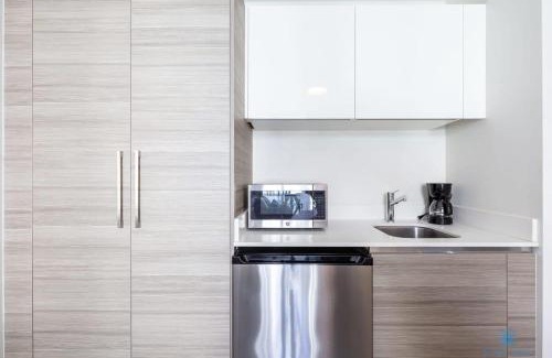 Hollywood Hotel | Beach View Bliss: Studio with Balcony & Pool Access