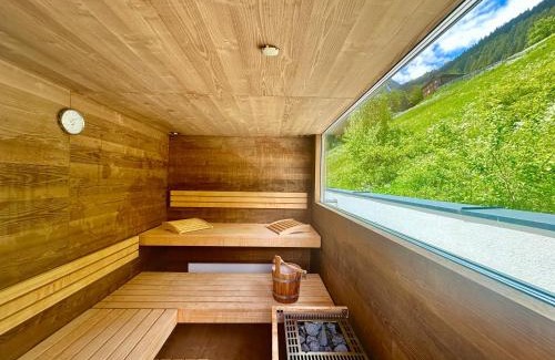 Kappl Apartment | Elegant Hollywood Dream Penthouse with Private Sauna
