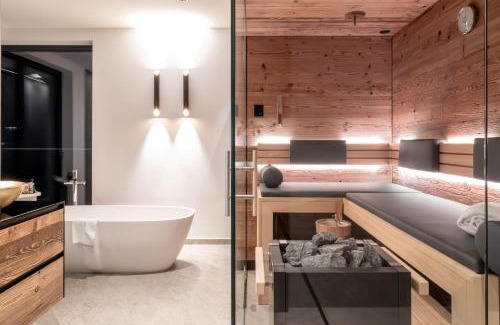 Kappl Apartment | Elegant Hollywood Dream Penthouse with Private Sauna