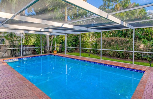 South Lake House | Hollywood Hideaway: Family-Friendly Retreat with Pool Access