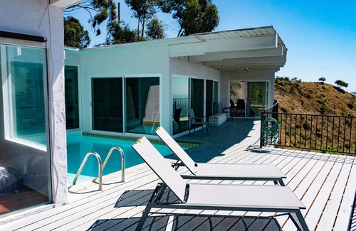 Hollywood Hills West House | Experience Jetliner Views in Hollywood Hills with Premier Amenities