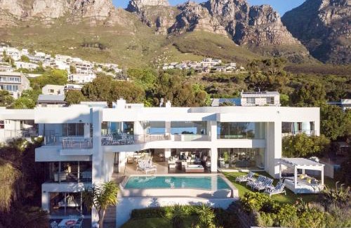 Camps Bay Villa | Exquisite Hollywood Mansion & Spa Camps Bay with Ocean Views