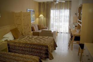 Los Cristianos Apartment | Experience Oceanfront Bliss at Hollywood Mirage Resort