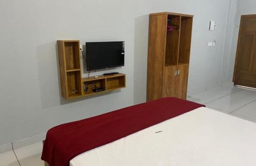 Sulthan Bathery Bed & Breakfast | Budget-Friendly HOLLYWOOD Rooms with Breakfast Included