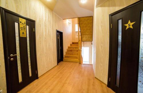 Sukhinovka Hotel | Budget-Friendly Hollywood Hotel with Breakfast & Family Amenities