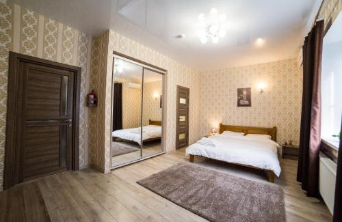 Sukhinovka Hotel | Budget-Friendly Hollywood Hotel with Breakfast & Family Amenities