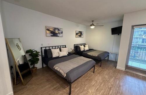 Little Armenia Apartment | Family-Friendly Hollywood Universal Studios Apartment with Parking