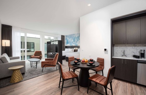 Central Area Hotel | Relax at Holman Riverfront Park Hotel Salem, Tapestry by Hilton