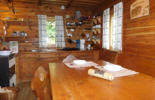 Krakauhintermuehlen Cabin | Holmbauerhütte: Family-Friendly Escape in Österreich