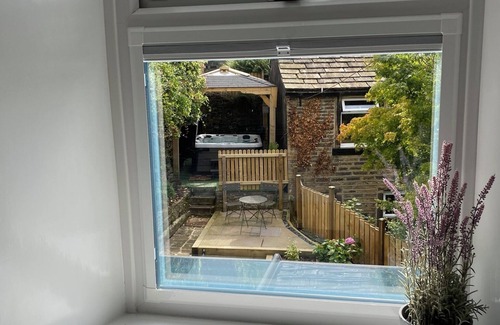 Hepworth Cottage | Outstanding Holmfirth Hideout: Family-Friendly Escape