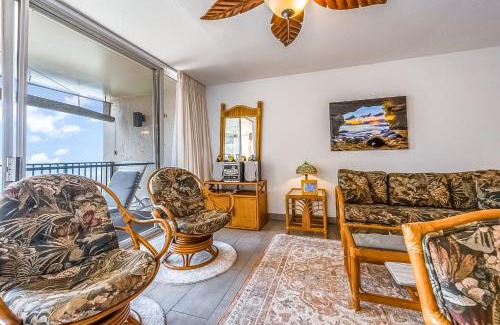Kahana Hotel | Oceanfront Hololani A501: Family-Friendly Retreat with Pool