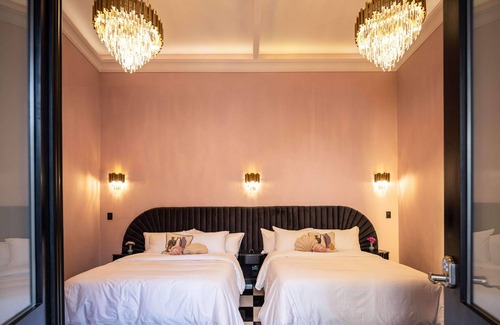 Centro Bed & Breakfast | Relaxing Retreat at HOLT Hotel De Mi Independencia