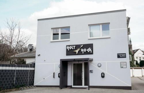 Oberhausen Apartment | HoltRock: Rated 8.9/10, Family and Pet-Friendly Retreat