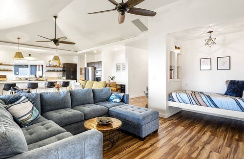 Holualoa House | "Holualoa Sea and Sky" with Panoramic Ocean View