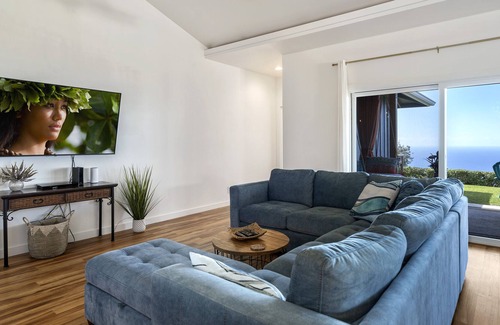 Holualoa House | "Holualoa Sea and Sky" with Panoramic Ocean View