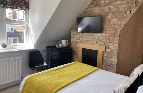 Sheringham Bed & Breakfast | Experience Holway House with Breakfast & Kitchen Access
