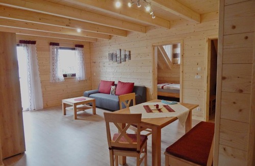 Kelheimwinzer Apartment | Family-Friendly Holzblockhaus Stark with Great Guest Ratings