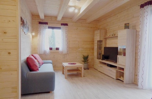 Kelheimwinzer Apartment | Family-Friendly Holzblockhaus Stark with Great Guest Ratings