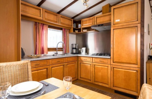 Ferienhausgebiet Hillenseifen House | Relaxing Holzchalet A-D with Spa & Lake Views Await