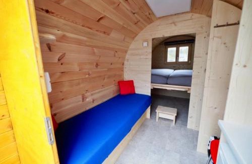 Reichenau House | Charming Oceanfront Retreat: Holzhütte J08 for Families