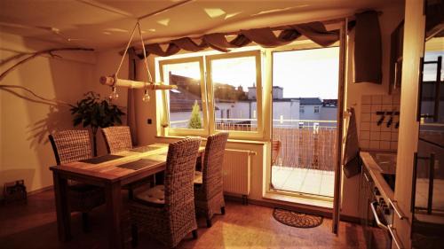 Cottbus Apartment | Holzmichel FEWO: Pet-Friendly Retreat with Balcony