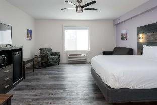 Gainesville Hotel | Discover HoM, A Trademark Collection Hotel with Pool Access