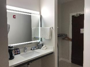 Gainesville Hotel | Discover HoM, A Trademark Collection Hotel with Pool Access