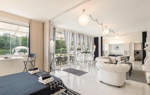 Borghesiana House | Homart Optical Suite: Oceanfront Retreat with Pool & Pets