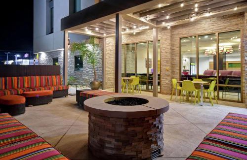 Dothan Hotel | Pet-Friendly Suites with Pool at Home 2 Dothan