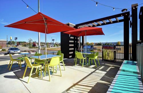 Dothan Hotel | Pet-Friendly Suites with Pool at Home 2 Dothan