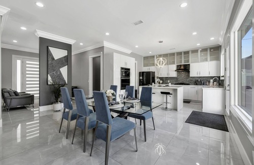 East Whittier House | Family Retreat 20 Mins from Disney: Pool & Guesthouse Awaits