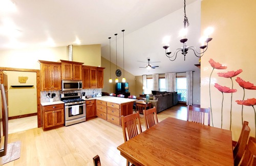 Shirley House | Spacious Home Near Fairfield Bay Marina & Scenic Trails