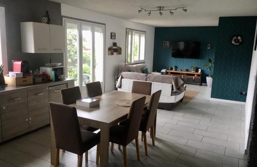 Spay House | Convenient Stay Near Le Mans with 6 Beds & Family Amenities
