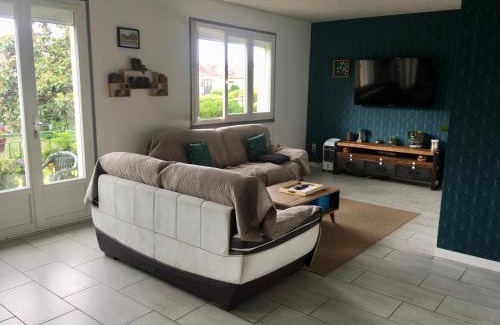 Spay House | Convenient Stay Near Le Mans with 6 Beds & Family Amenities