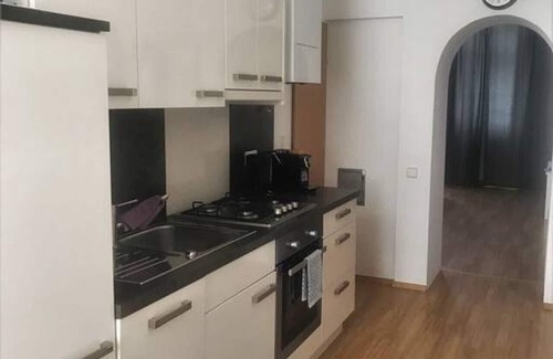 Yppenplatz Apartment | Cozy Arbio I Home Apartment Steps from Huberpark