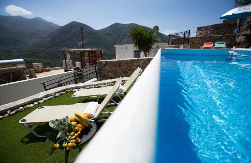 Vrachasi House | Elegant Home Aurora with Private Pool and Ocean Views