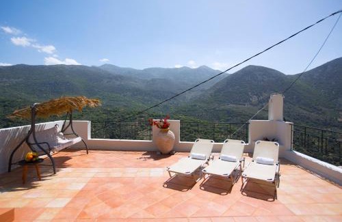 Vrachasi House | Elegant Home Aurora with Private Pool and Ocean Views