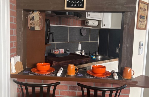 San Jacinto House | Ideal 1-Bedroom Retreat with Private Entrance & Spa