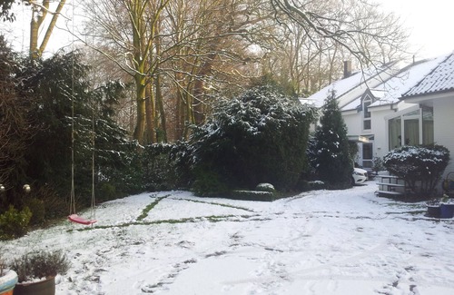 Borgfeld Apartment | Relax at Home Away: Pet-Friendly Retreat in Bremen