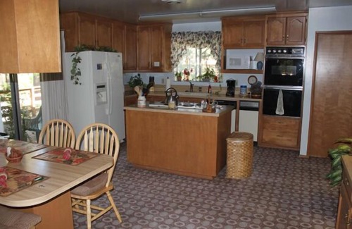 Idyllwild House | Pet-Friendly Retreat in Idyllwild - Steps from Village & Trails