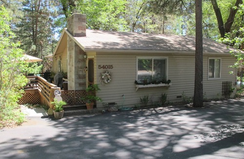 Idyllwild House | Pet-Friendly Retreat in Idyllwild - Steps from Village & Trails